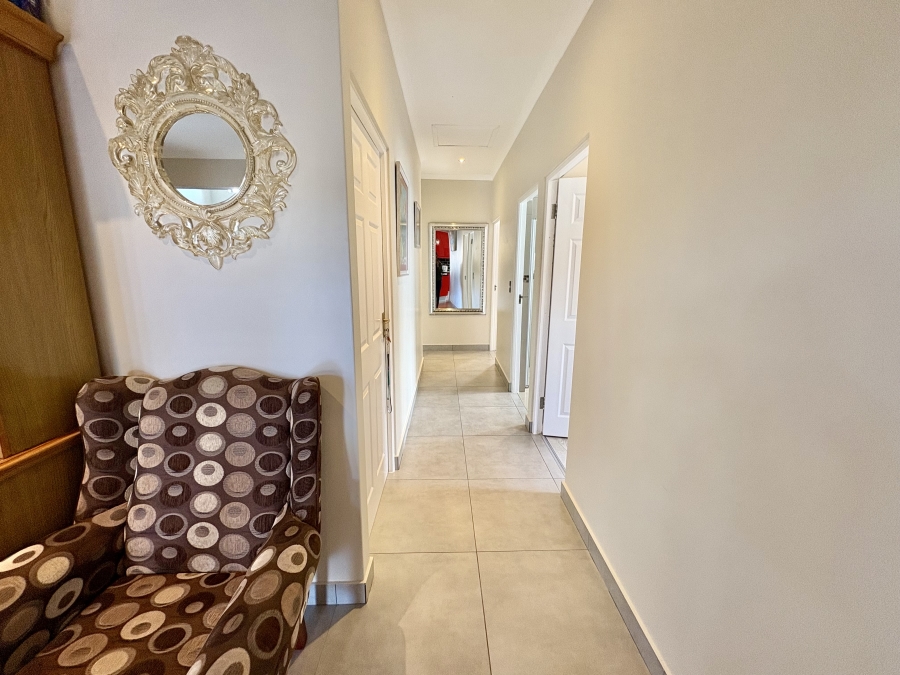 5 Bedroom Property for Sale in Parklands North Western Cape